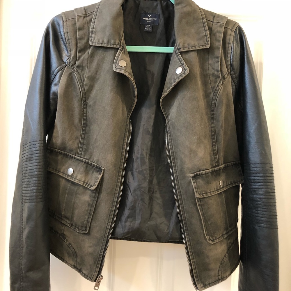 ❗️SOLD❗️American Eagle Utility Jacket Size Small